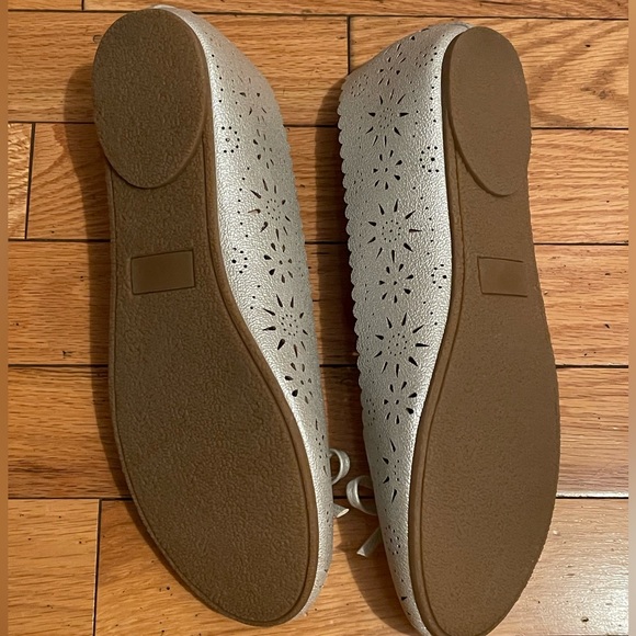 Silver flats - Picture 2 of 3